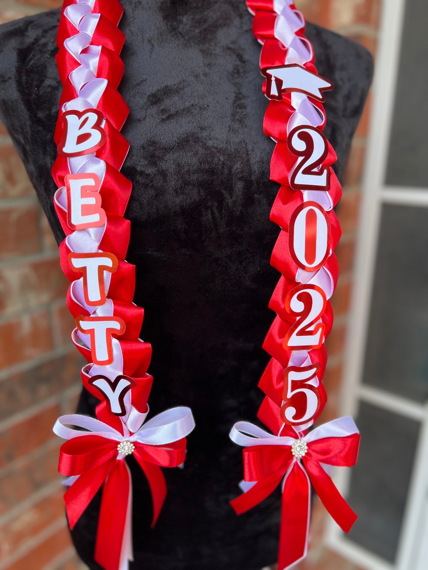 GRADUATION RIBBON LEI