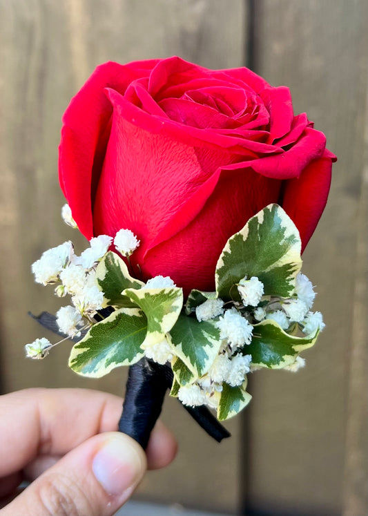 RED ROSE BOUTONNIERE